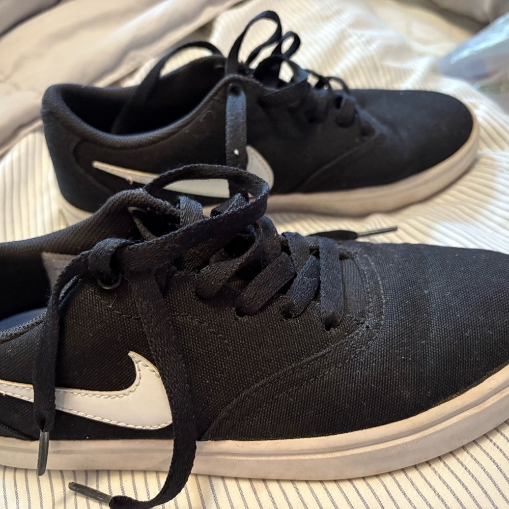 Nike Women’s Black Sneakers